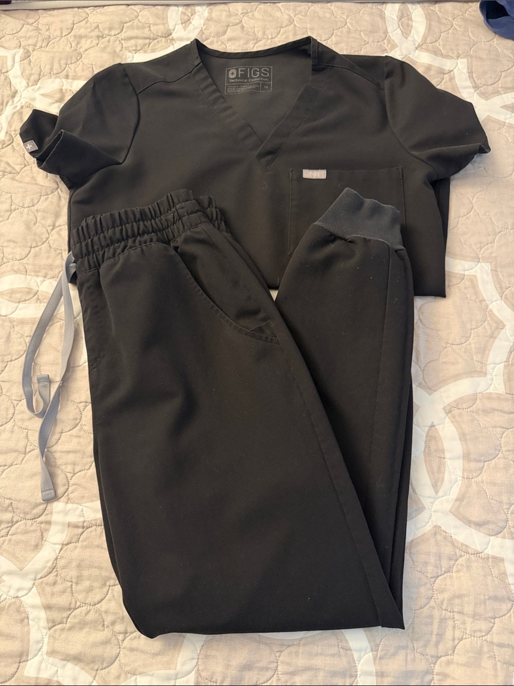 Figs Black Track Jogger Scrub Pants and scrub top